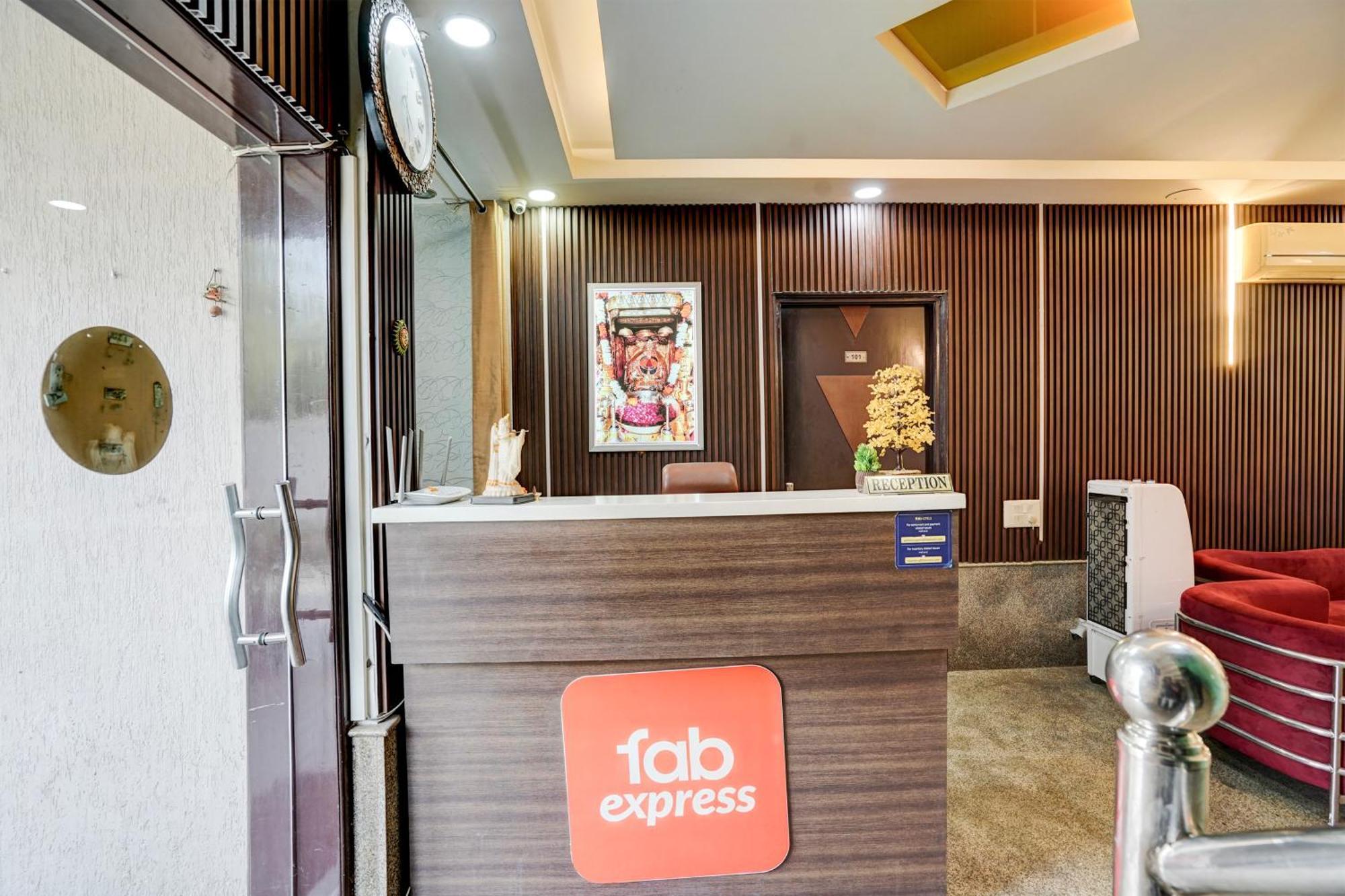 Fabexpress Next Home Gurgaon Eksteriør billede
